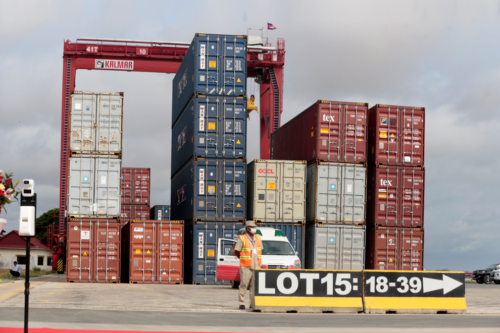 Deficit shrinks as exports up